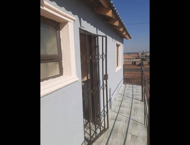 1 BEDROOM PROPERTY TO RENT IN PROTEA GLEN